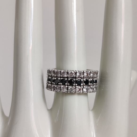 Three Row Sterling Silver Band Ring 💍 White and Black Spinel Stones - Picture 3 of 16